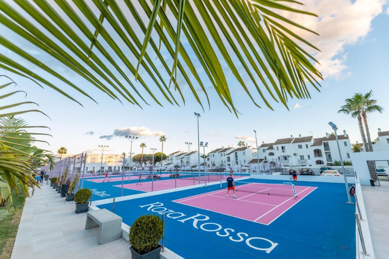 ホテル Residencia Deportiva Rozarossa エステポナ エクステリア 写真