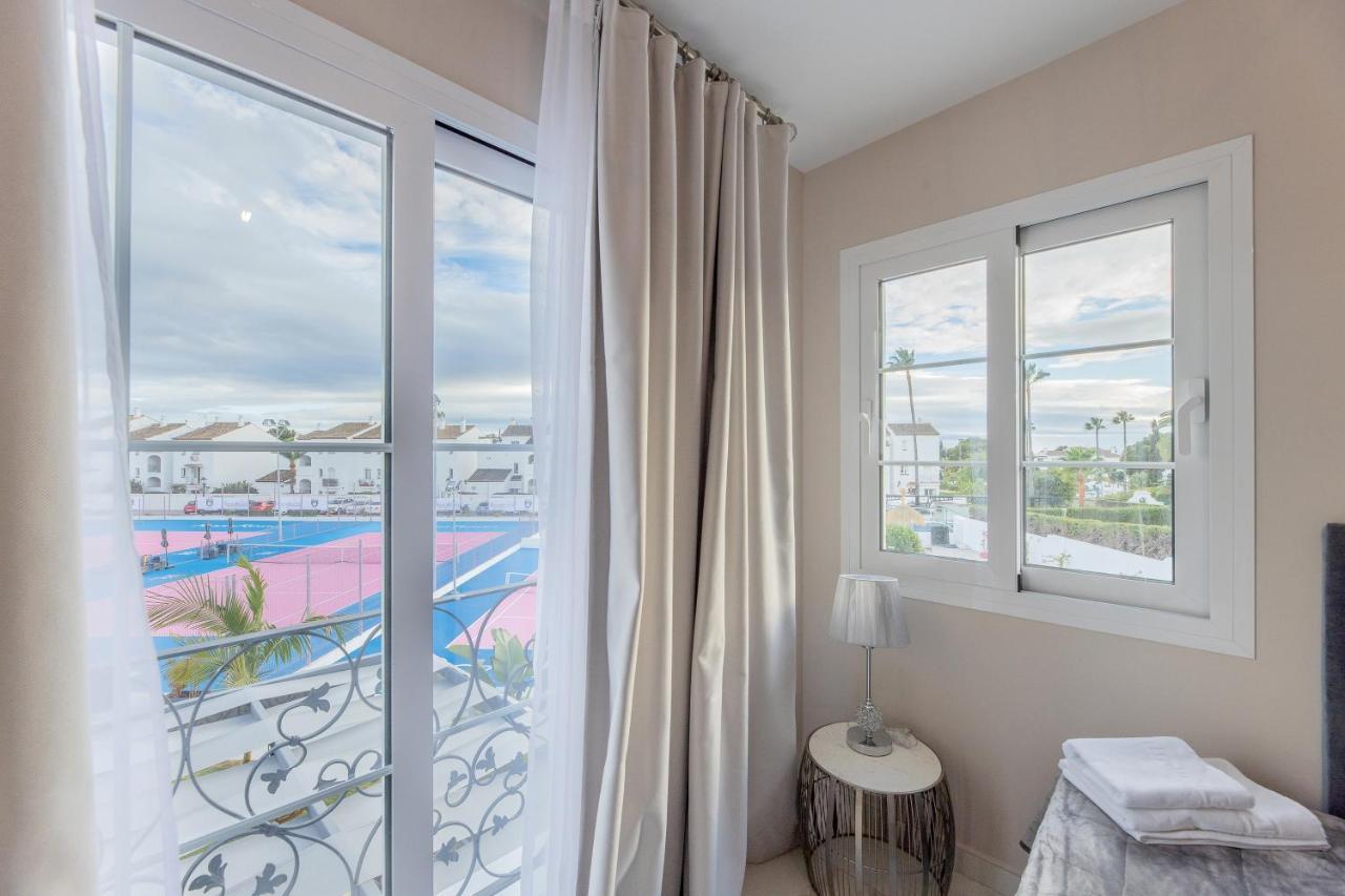 ホテル Residencia Deportiva Rozarossa エステポナ エクステリア 写真