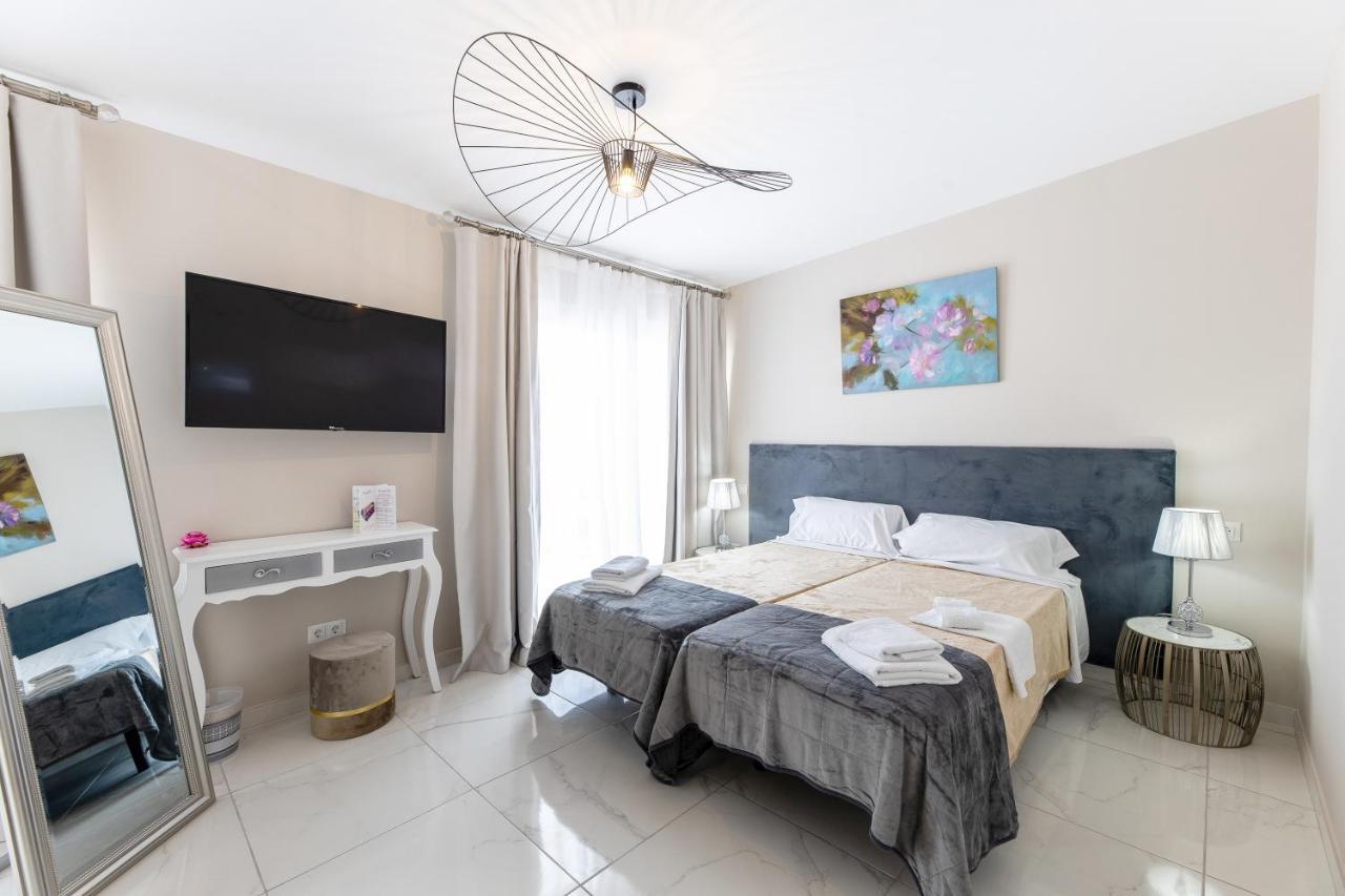 ホテル Residencia Deportiva Rozarossa エステポナ エクステリア 写真