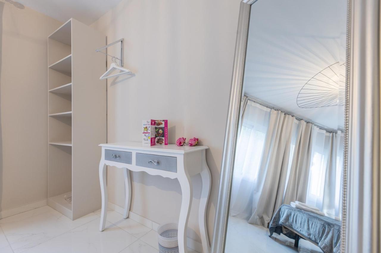 ホテル Residencia Deportiva Rozarossa エステポナ エクステリア 写真