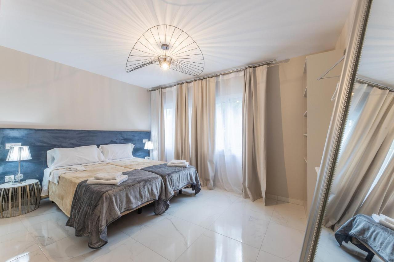 ホテル Residencia Deportiva Rozarossa エステポナ エクステリア 写真