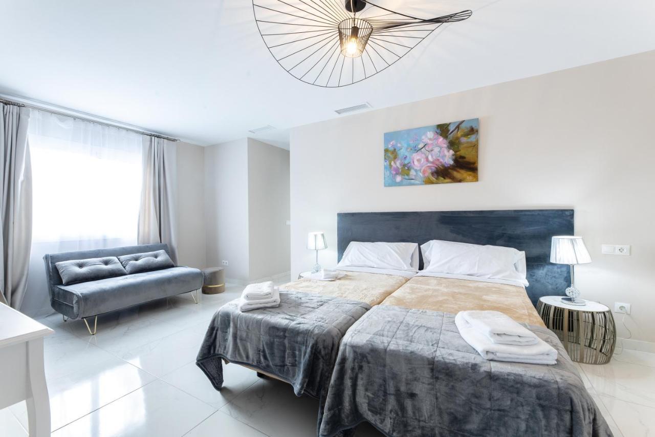 ホテル Residencia Deportiva Rozarossa エステポナ エクステリア 写真