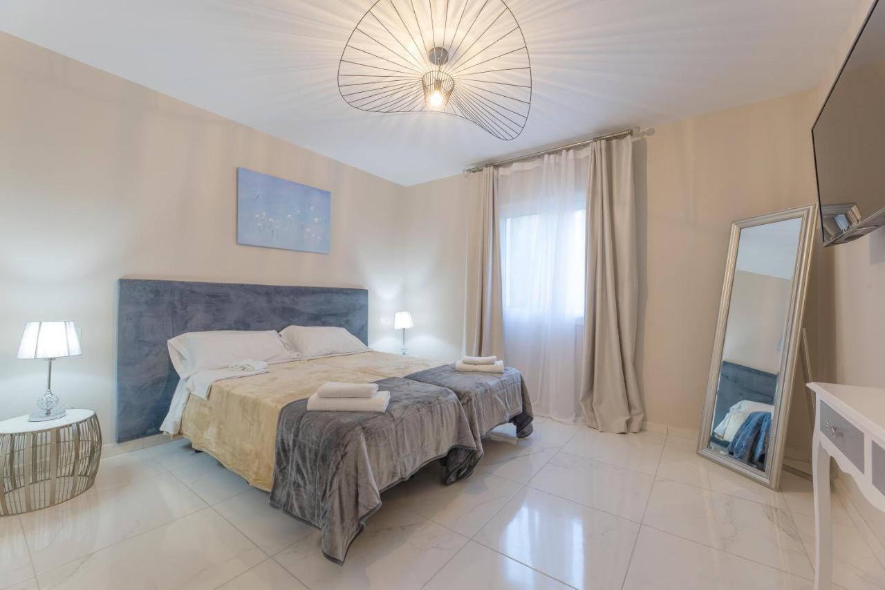 ホテル Residencia Deportiva Rozarossa エステポナ エクステリア 写真