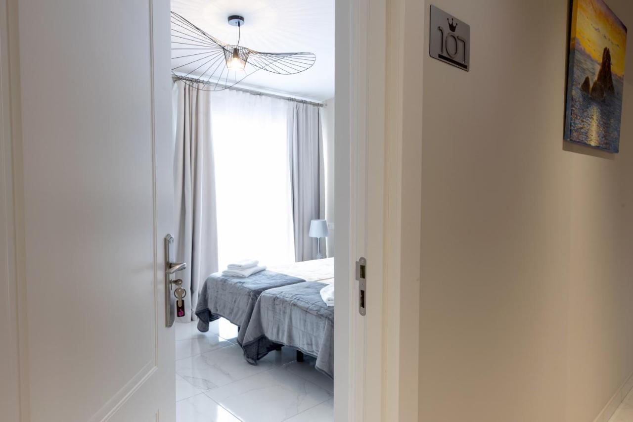 ホテル Residencia Deportiva Rozarossa エステポナ エクステリア 写真